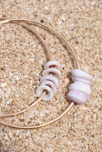 Load image into Gallery viewer, Puka Shell Bangle