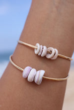 Load image into Gallery viewer, Puka Shell Bangle