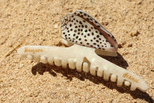 Load image into Gallery viewer, Flea Cone Claw Clip
