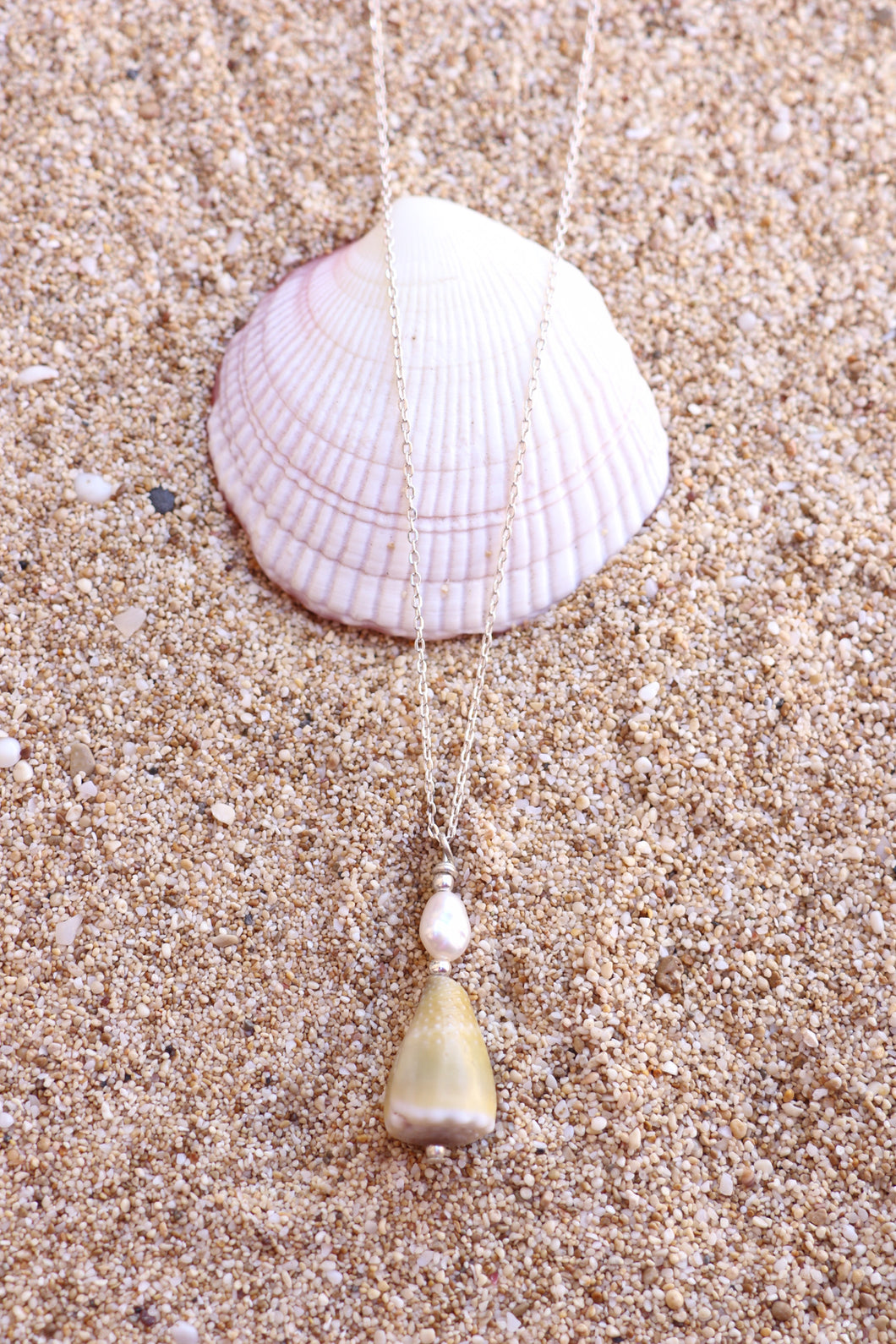 Seashell/Pearl Necklace