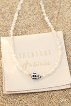 Load image into Gallery viewer, Pearl Muse Choker
