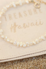 Load image into Gallery viewer, Pearl Muse Bracelet

