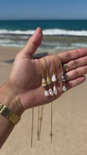 Load and play video in Gallery viewer, Dainty Shell + Pearl Necklace
